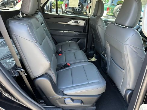 New 2026 Ford Explorer Active w/ Active Comfort Package RWD image 19