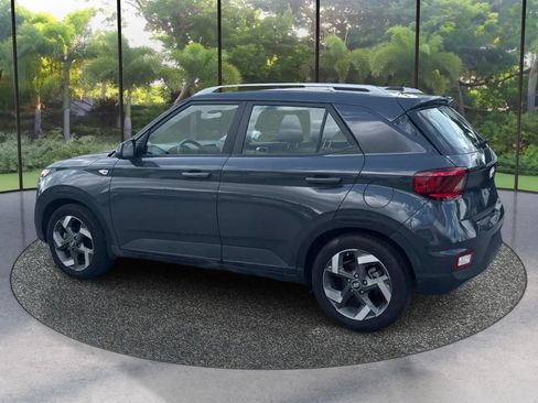 Used 2025 Hyundai Venue SEL FWD image 7