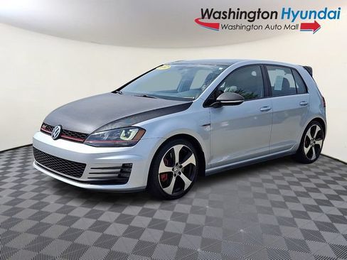 Used 2017 Volkswagen GTI SE FWD image 3