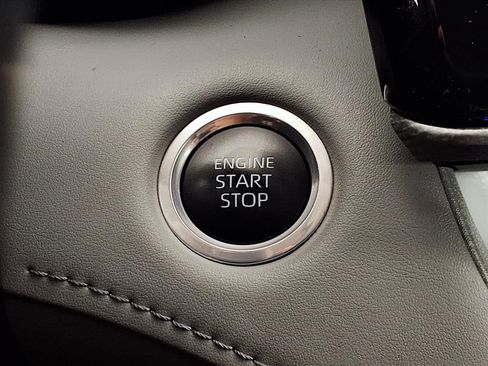 Used 2024 Toyota Highlander Platinum image 16