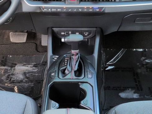 Used 2025 Kia K4 FWD image 17