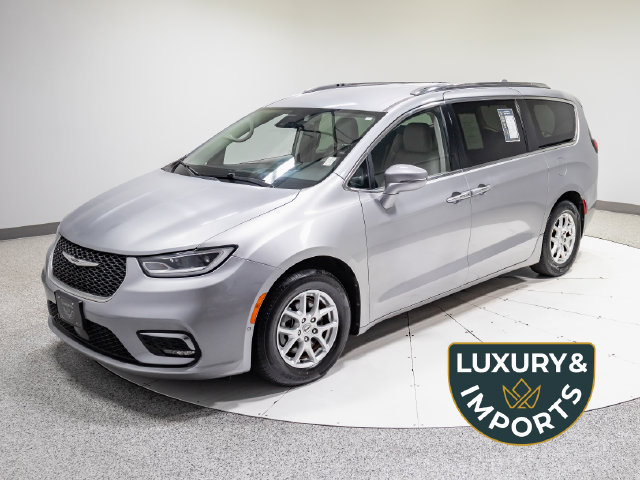 Used 2021 Chrysler Pacifica Touring-L FWD image 1
