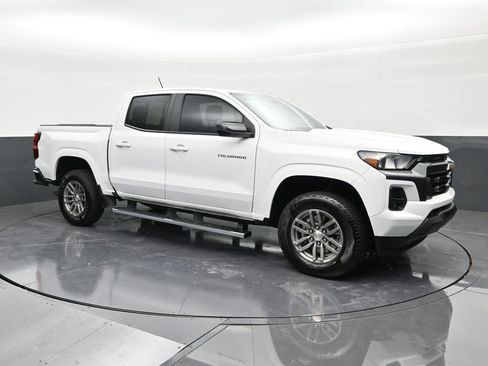 Used 2023 Chevrolet Colorado LT w/ LT Convenience Package image 7