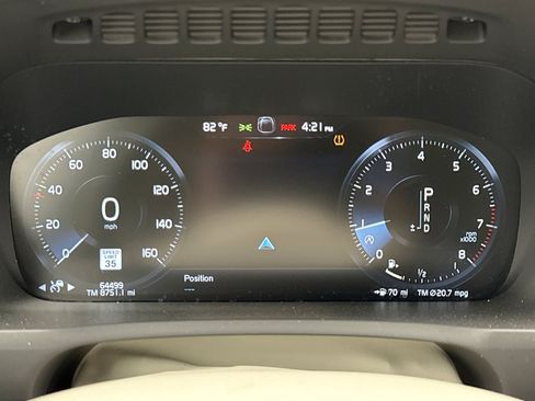 Used 2020 Volvo XC90 T6 Momentum w/ Protection Package Premier AWD/4WD image 9