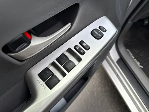 Used 2013 Toyota Prius V Three FWD image 5