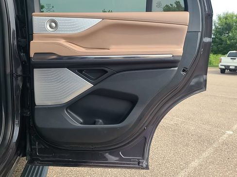 Used 2025 Lincoln Navigator Black Label AWD/4WD image 34
