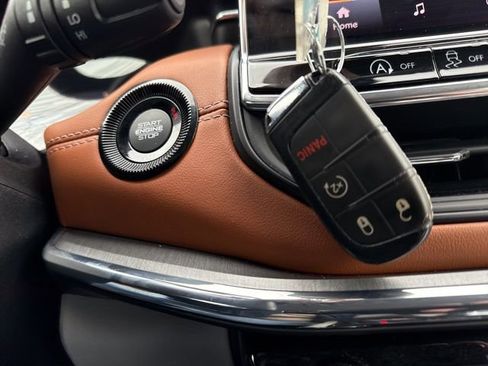 Used 2022 Jeep Compass Limited image 38