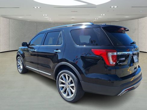 Used 2017 Ford Explorer Limited FWD image 3