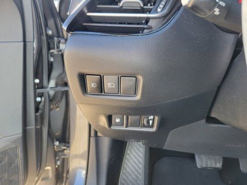 Used 2018 Toyota C-HR image 18