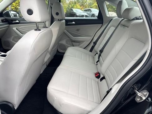 Used 2023 Volkswagen Jetta SE w/ Panoramic Sunroof Package image 24