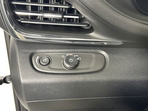 Used 2026 Buick Envista Preferred image 19