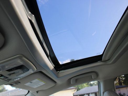 Used 2018 Toyota Sienna XLE NAVI image 39