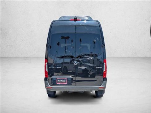Used 2019 Mercedes-Benz Sprinter 2500 image 7