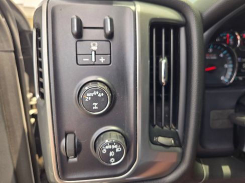 Used 2018 Chevrolet Silverado 1500 LT w/ All Star Edition AWD/4WD image 26