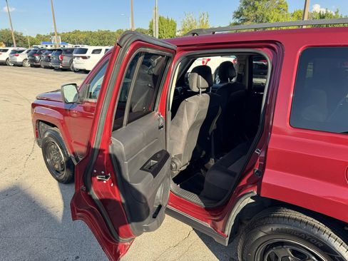 Used 2014 Jeep Patriot Sport w/ Power Value Group FWD image 14