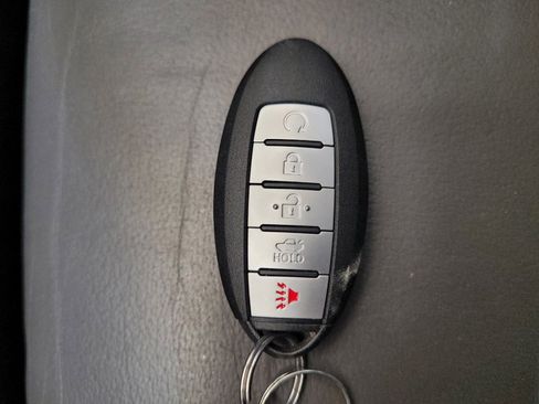 Used 2019 Nissan Pathfinder SL AWD/4WD image 32