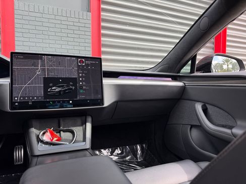 Used 2022 Tesla Model S Plaid image 16