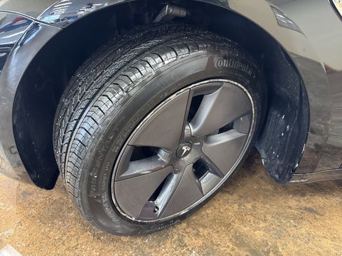 Used 2019 Tesla Model 3 Standard Range Plus image 6