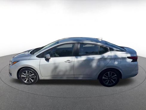 Used 2025 Nissan Versa SV FWD image 9