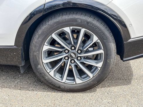 Used 2024 Cadillac Lyriq Sport AWD/4WD image 5
