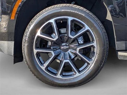 Used 2025 Chevrolet Tahoe RST w/ Comfort Package AWD/4WD image 29