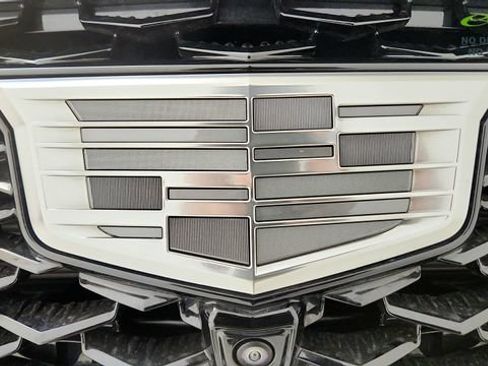 Used 2026 Cadillac Escalade Platinum Sport w/ LPO, ONYX Package AWD/4WD image 32