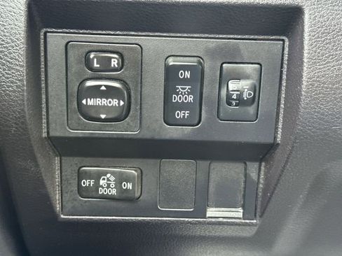 Used 2016 Toyota Tundra SR image 17