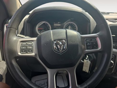 Used 2022 RAM 1500 Classic SLT RWD image 12