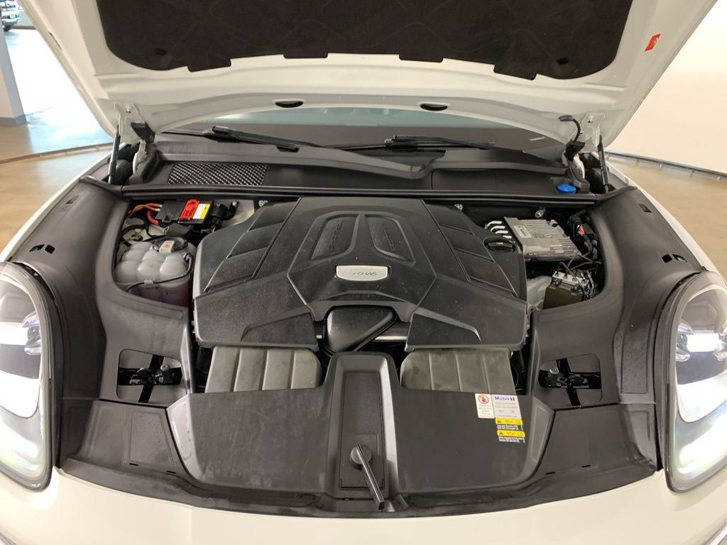 Used 2022 Porsche Cayenne AWD/4WD image 45