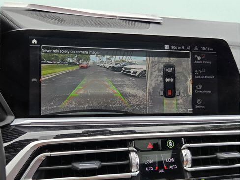Used 2022 BMW X7 M50i w/ Dynamic Handling Package AWD/4WD image 32