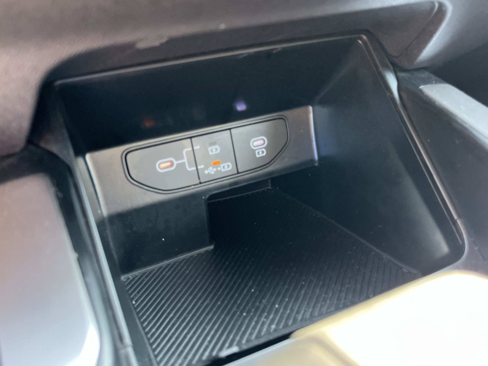 Used 2025 Kia Sorento LX FWD image 32
