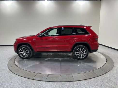 Used 2017 Jeep Grand Cherokee Trailhawk w/ Trailhawk Luxury Group image 8