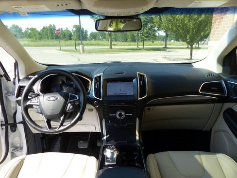 Used 2019 Ford Edge Titanium w/ Equipment Group 301A AWD/4WD image 42