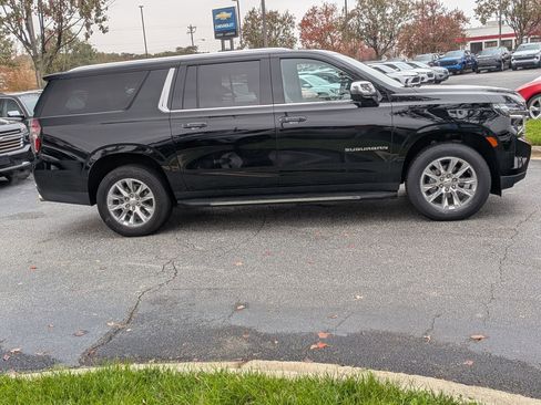 Used 2021 Chevrolet Suburban Premier image 10