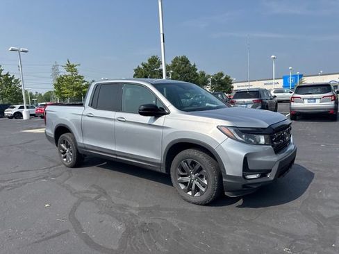 Used 2024 Honda Ridgeline Sport image 3