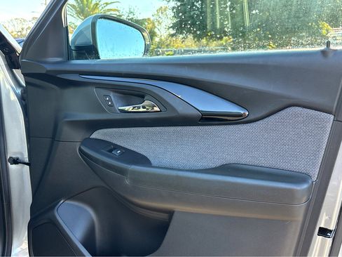 Used 2023 Chevrolet TrailBlazer LT image 11