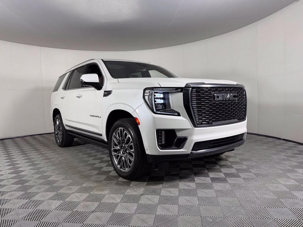 Used 2023 GMC Yukon Denali Ultimate AWD/4WD image 4