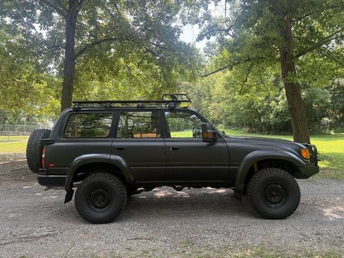 Used 1996 Toyota Land Cruiser AWD/4WD image 2