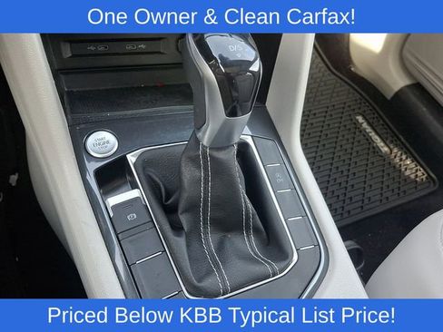 Used 2022 Volkswagen Tiguan SE image 17