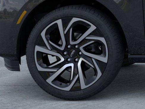 New 2026 Lincoln Navigator L Reserve AWD/4WD image 19