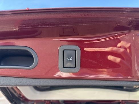 Used 2015 Toyota Highlander Limited image 16