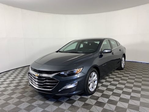 Used 2020 Chevrolet Malibu LT image 2