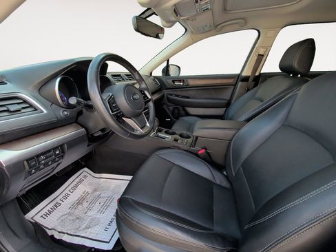 Used 2018 Subaru Outback 2.5i Limited AWD/4WD image 9