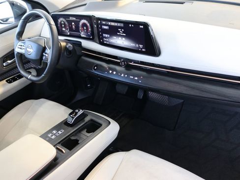 Used 2023 Nissan Ariya AWD image 43