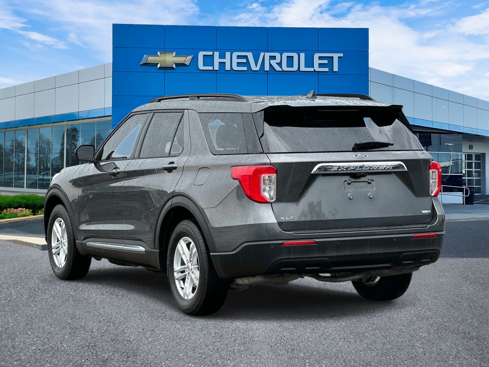 Used 2020 Ford Explorer XLT w/ Comfort Package AWD/4WD image 4