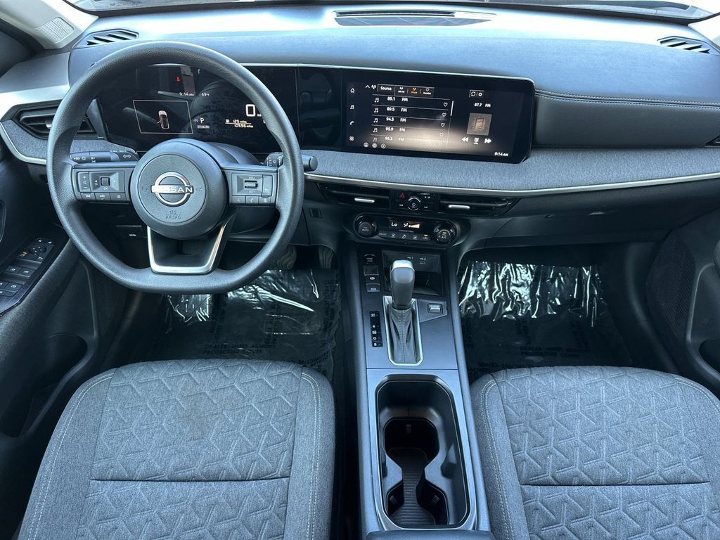 Used 2026 Nissan Kicks SV FWD image 14