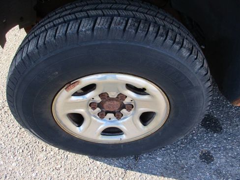 Used 2002 Chevrolet Silverado 1500 LS image 34