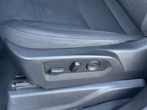 Used 2024 Chevrolet Silverado 2500 LT image 19