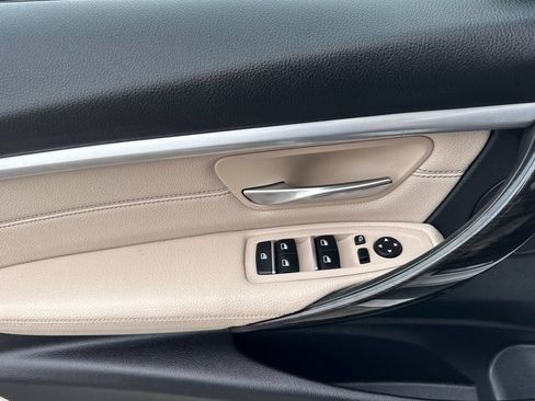 Used 2018 BMW 330i Sedan RWD image 10