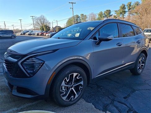 Used 2025 Kia Sportage EX w/ Premium Package image 2